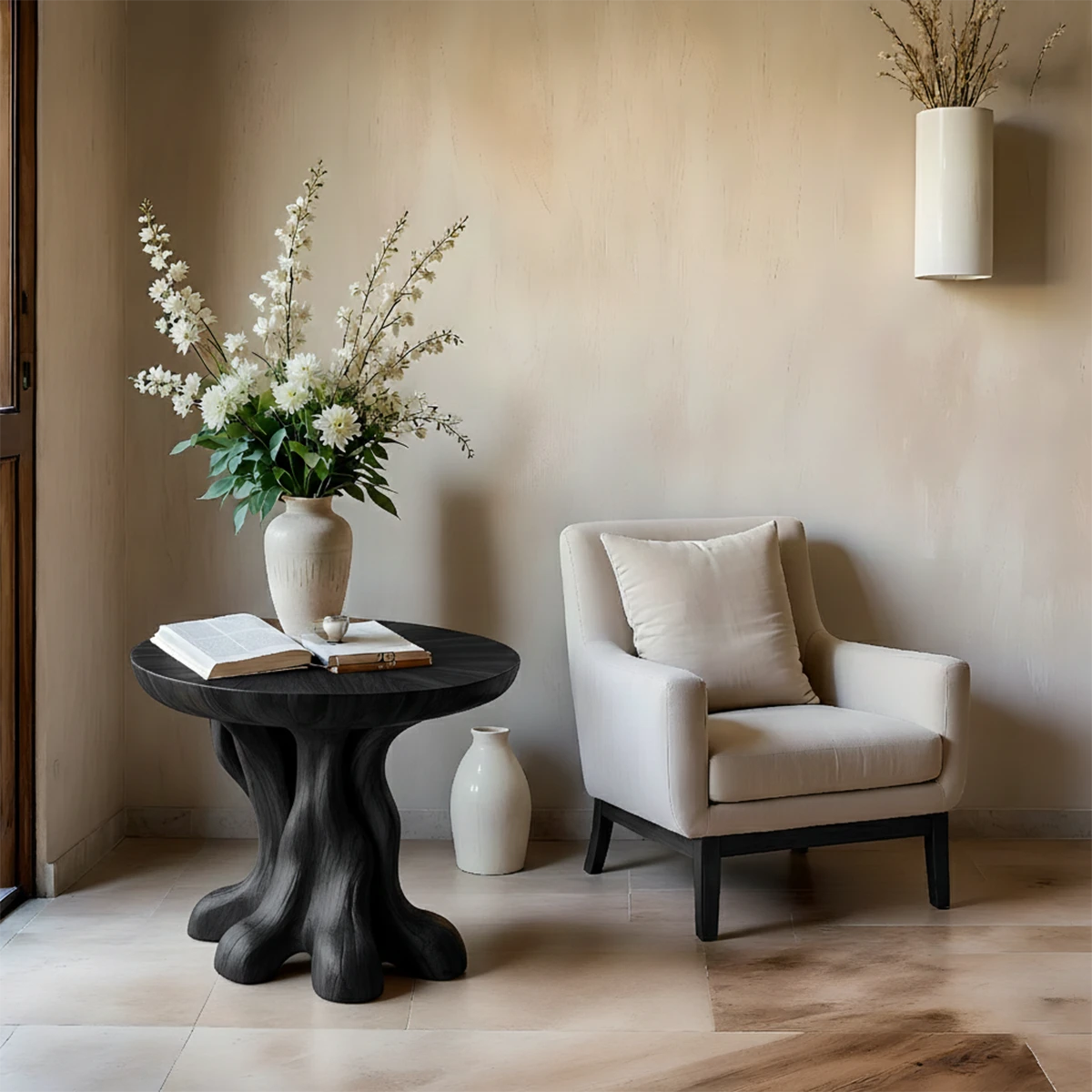 With its black color finish, the side table blends organic curves and contemporary design